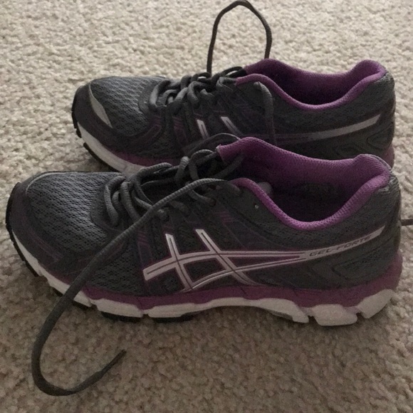 ASO Anastasia Steele Asics Gel Forte sneakers - Picture 2 of 11